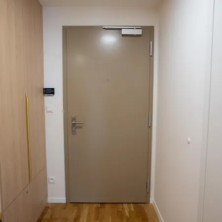 아파트 Business & Family Space In Downtown *