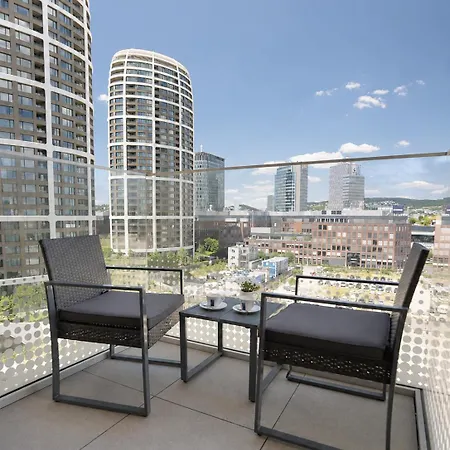 Business & Family Space In Downtown 아파트 브라티슬라바