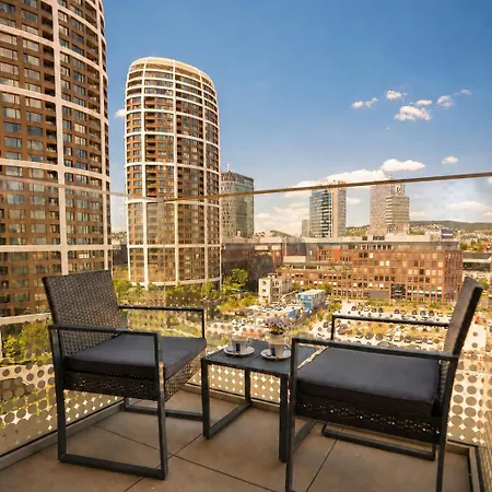 Business & Family Space In Downtown * 브라티슬라바